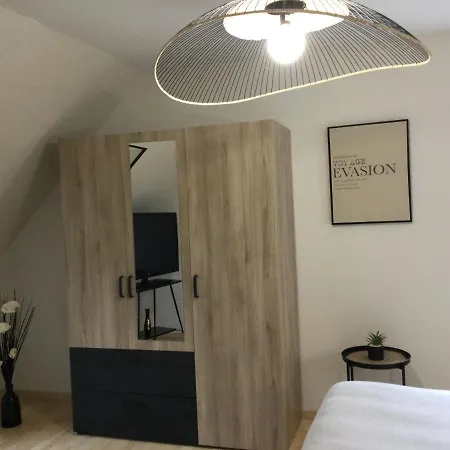 Coup De Coeur Assure ! Calm Comme A La Maison ! Maison Spacieuse Avec Grande Terrasse Pour 2 A 5 Personnes Proximite Et Avec Wifi Et Parking Gratuits Vakantiehuis Granville
