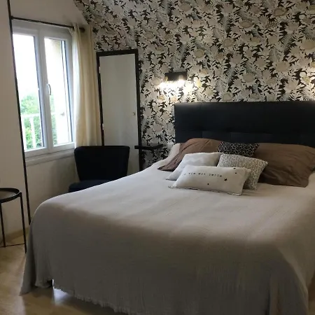 Coup De Coeur Assure ! Calm Comme A La Maison ! Maison Spacieuse Avec Grande Terrasse Pour 2 A 5 Personnes Proximite Et Avec Wifi Et Parking Gratuits Vakantiehuis *
