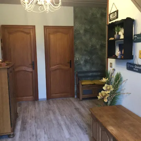 Vakantiehuis Coup De Coeur Assure ! Calm Comme A La Maison ! Maison Spacieuse Avec Grande Terrasse Pour 2 A 5 Personnes Proximite Et Avec Wifi Et Parking Gratuits Granville