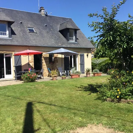 Tatil Evi Coup De Coeur Assure ! Calm Comme A La Maison ! Maison Spacieuse Avec Grande Terrasse Pour 2 A 5 Personnes Proximite Et Avec Wifi Et Parking Gratuits
