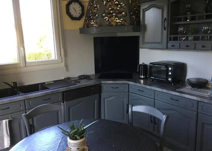 Coup De Coeur Assure ! Calm Comme A La Maison ! Maison Spacieuse Avec Grande Terrasse Pour 2 A 5 Personnes Proximite Et Avec Wifi Et Parking Gratuits Prázdninový dům