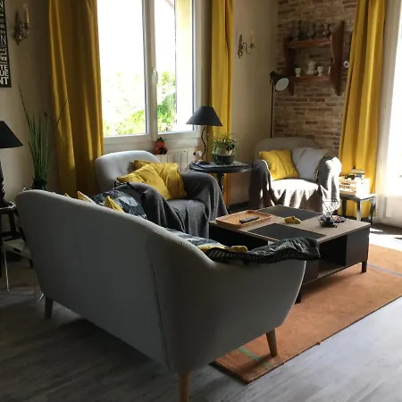 Coup De Coeur Assure ! Calm Comme A La Maison ! Maison Spacieuse Avec Grande Terrasse Pour 2 A 5 Personnes Proximite Et Avec Wifi Et Parking Gratuits Semesterbostad