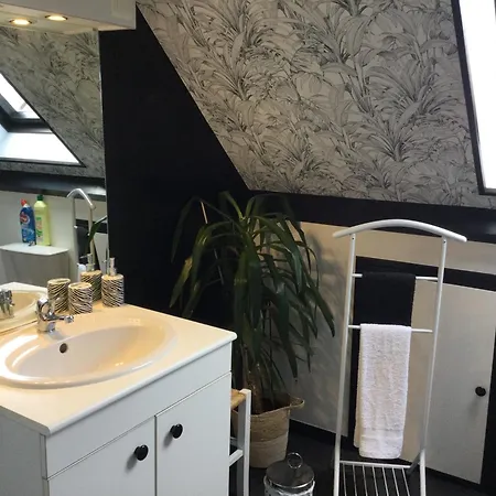 Coup De Cœur Assuré ! Calm Comme à La Maison ! Maison Spacieuse Avec Grande Terrasse Pour 2 à 5 Personnes Proximité Et Avec Wifi Et Parking Gratuits