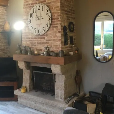 Coup De Cœur Assuré ! Calm Comme à La Maison ! Maison Spacieuse Avec Grande Terrasse Pour 2 à 5 Personnes Proximité Et Avec Wifi Et Parking Gratuits