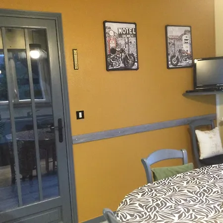 Semesterbostad Coup De Coeur Assure ! Calm Comme A La Maison ! Maison Spacieuse Avec Grande Terrasse Pour 2 A 5 Personnes Proximite Et Avec Wifi Et Parking Gratuits *