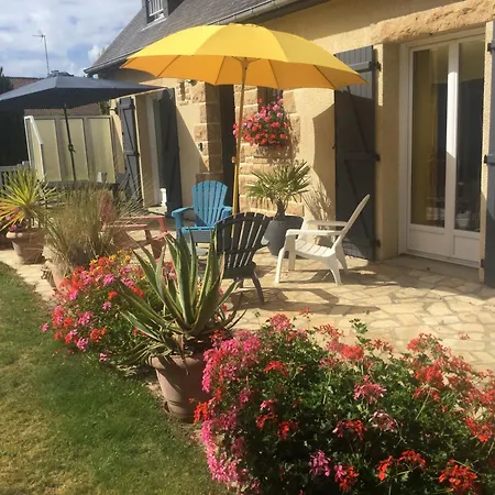 Coup De Coeur Assure ! Calm Comme A La Maison ! Maison Spacieuse Avec Grande Terrasse Pour 2 A 5 Personnes Proximite Et Avec Wifi Et Parking Gratuits * Granville