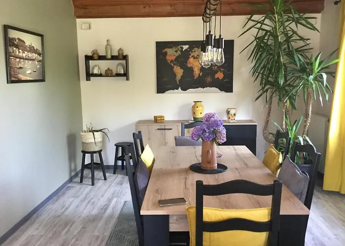 Coup De Cœur Assuré ! Calm Comme à La Maison ! Maison Spacieuse Avec Grande Terrasse Pour 2 à 5 Personnes Proximité Et Avec Wifi Et Parking Gratuits Hébergement de vacances Granville