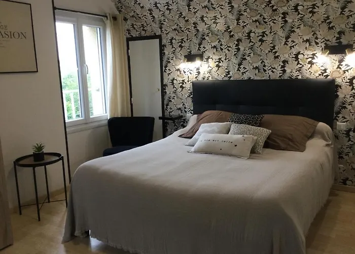 Coup De Coeur Assure ! Calm Comme A La Maison ! Maison Spacieuse Avec Grande Terrasse Pour 2 A 5 Personnes Proximite Et Avec Wifi Et Parking Gratuits 別荘 *
