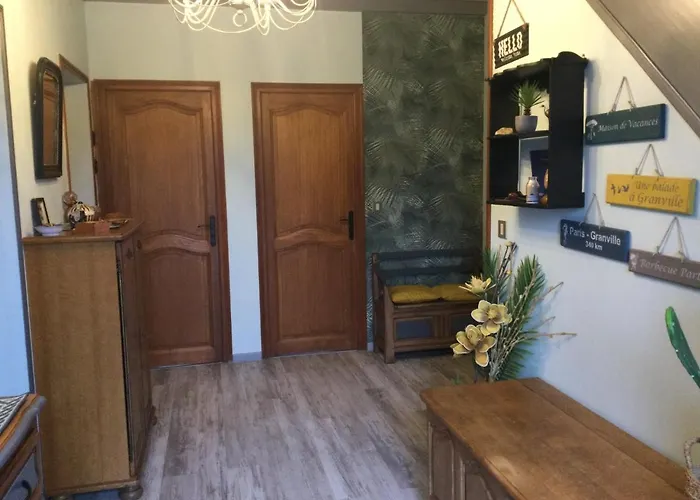 Nyaraló Coup De Coeur Assure ! Calm Comme A La Maison ! Maison Spacieuse Avec Grande Terrasse Pour 2 A 5 Personnes Proximite Et Avec Wifi Et Parking Gratuits Granville