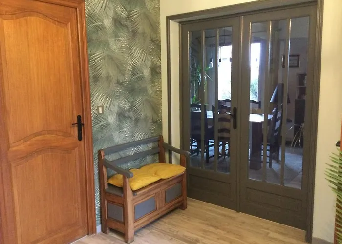 Coup De Coeur Assure ! Calm Comme A La Maison ! Maison Spacieuse Avec Grande Terrasse Pour 2 A 5 Personnes Proximite Et Avec Wifi Et Parking Gratuits Nyaraló Granville