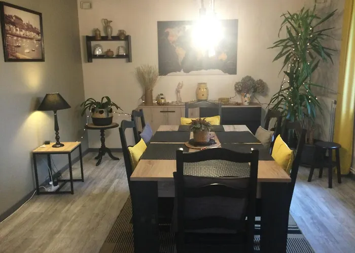 Coup De Cœur Assuré ! Calm Comme à La Maison ! Maison Spacieuse Avec Grande Terrasse Pour 2 à 5 Personnes Proximité Et Avec Wifi Et Parking Gratuits Hébergement de vacances *